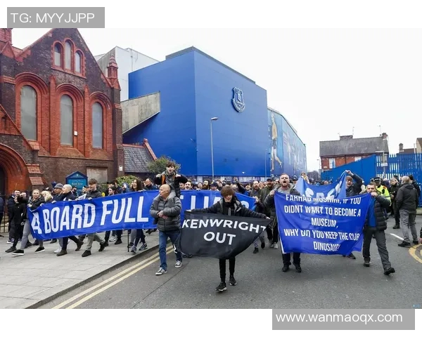 埃弗顿迎战斯普利特期待精彩对决球迷热情高涨助威球队奋勇争胜