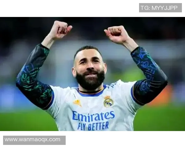 本泽马在足球历史上的传奇地位与影响力探讨