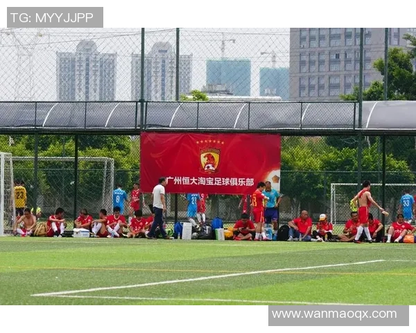 广岛挑战广州恒大亚洲足球巅峰对决引发球迷热议与期待