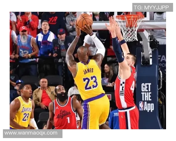 2012季前赛湖人与快船的激烈对决回顾与精彩瞬间分析