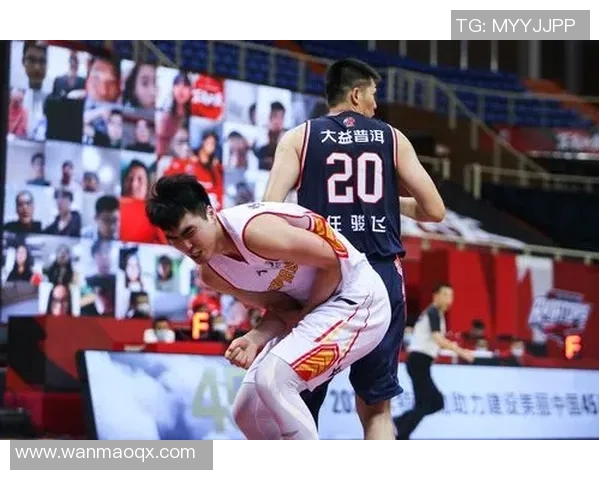 任骏飞领衔广东男篮奋战新赛季展现拼搏精神与团队协作的决心与信念 任骏飞领衔广东男篮奋战新赛季展现拼搏精神与团队协作的决心与信念