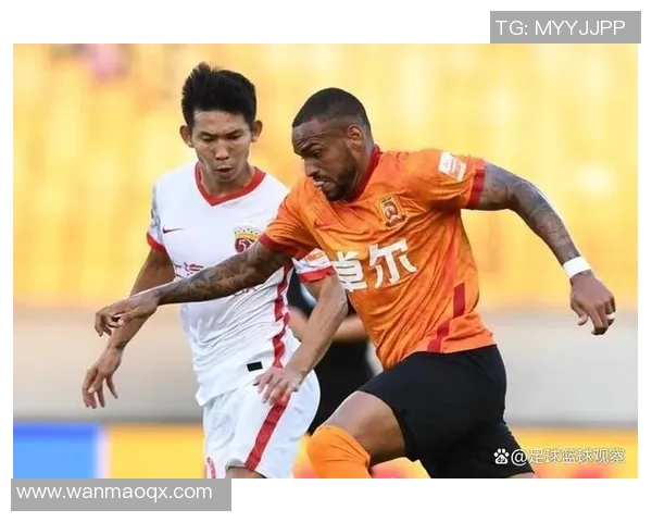 武汉卓尔迎战中国国足期待精彩对决球迷热情高涨助威球队奋勇争胜