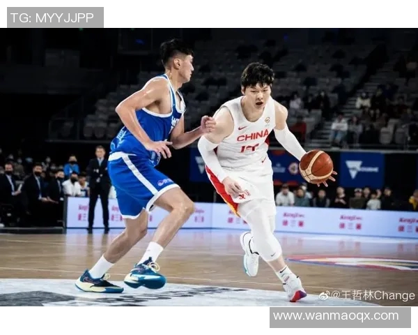 王哲林带领中国男篮迎战国际强队展现实力与决心