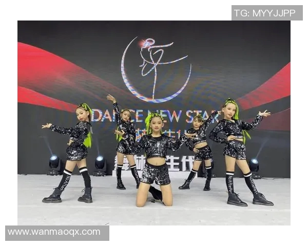 重庆街舞队在世界攀岩锦标赛中的拼搏历程与梦想追逐